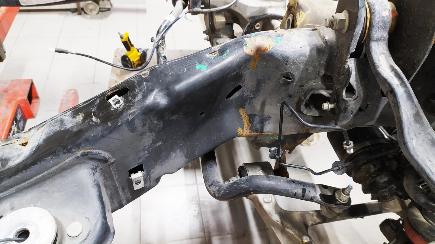 Повреждение рамы Ford F150 Raptor
